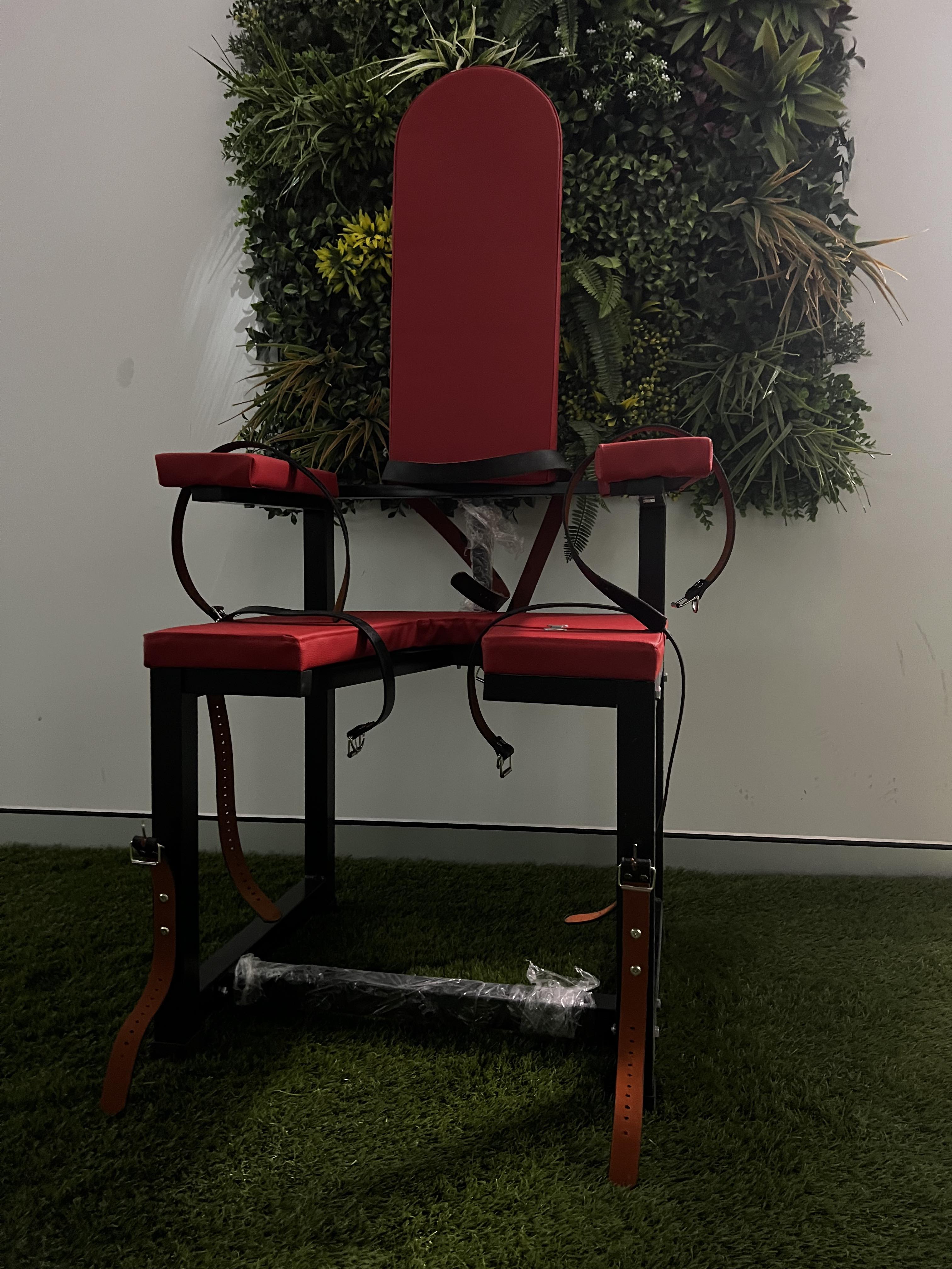 Bondage Restraint Leather Queening Chair