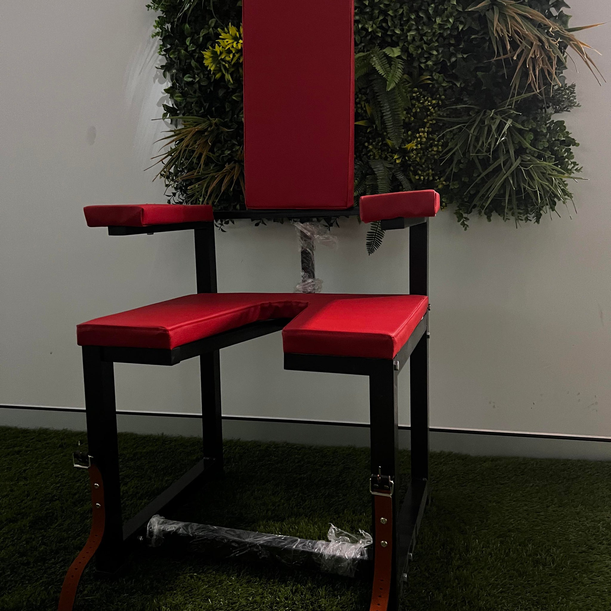 Bondage Restraint Leather Queening Chair